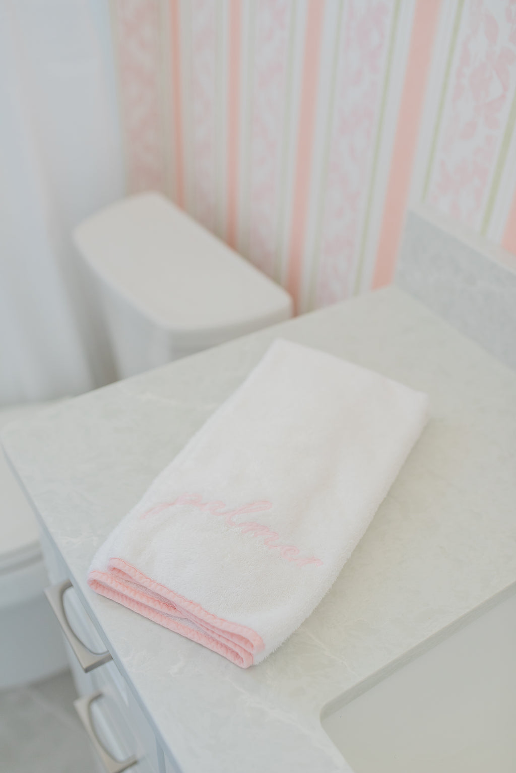 "Tillie" Print Wallpaper in Pink